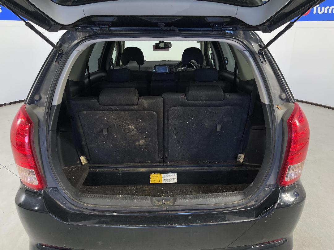 Photo '12' of Toyota Wish