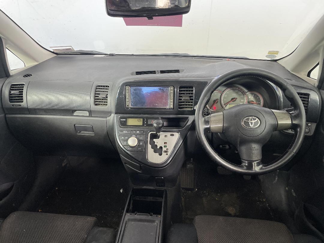 Photo '15' of Toyota Wish
