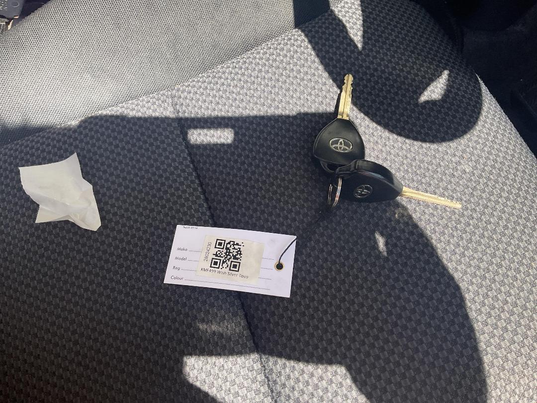 Photo '19' of Toyota Wish