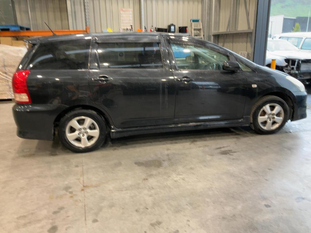 Photo '8' of Toyota Wish