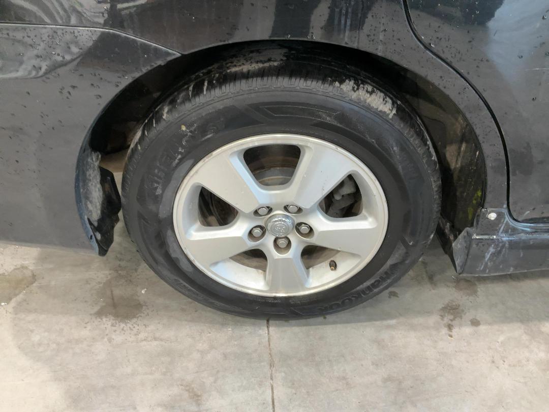 Photo '13' of Toyota Wish