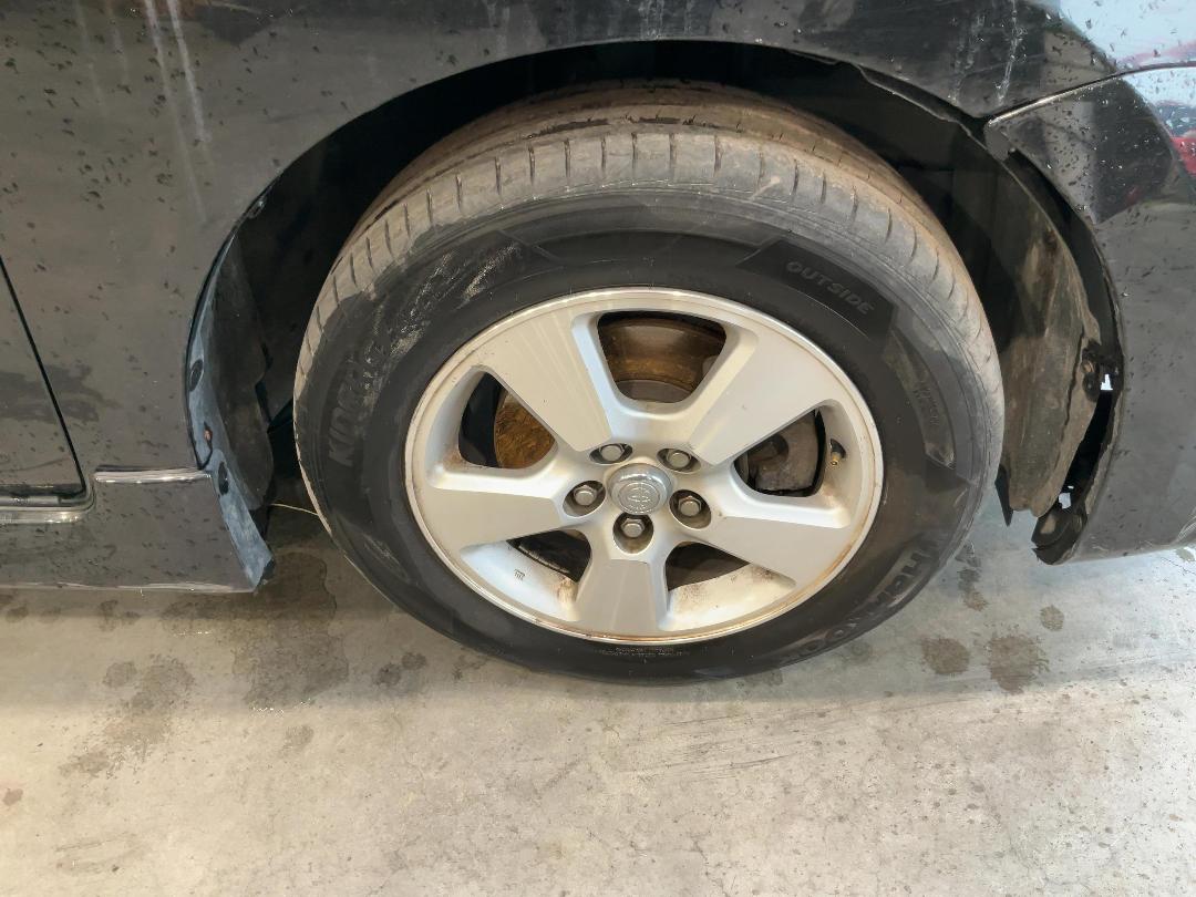 Photo '14' of Toyota Wish