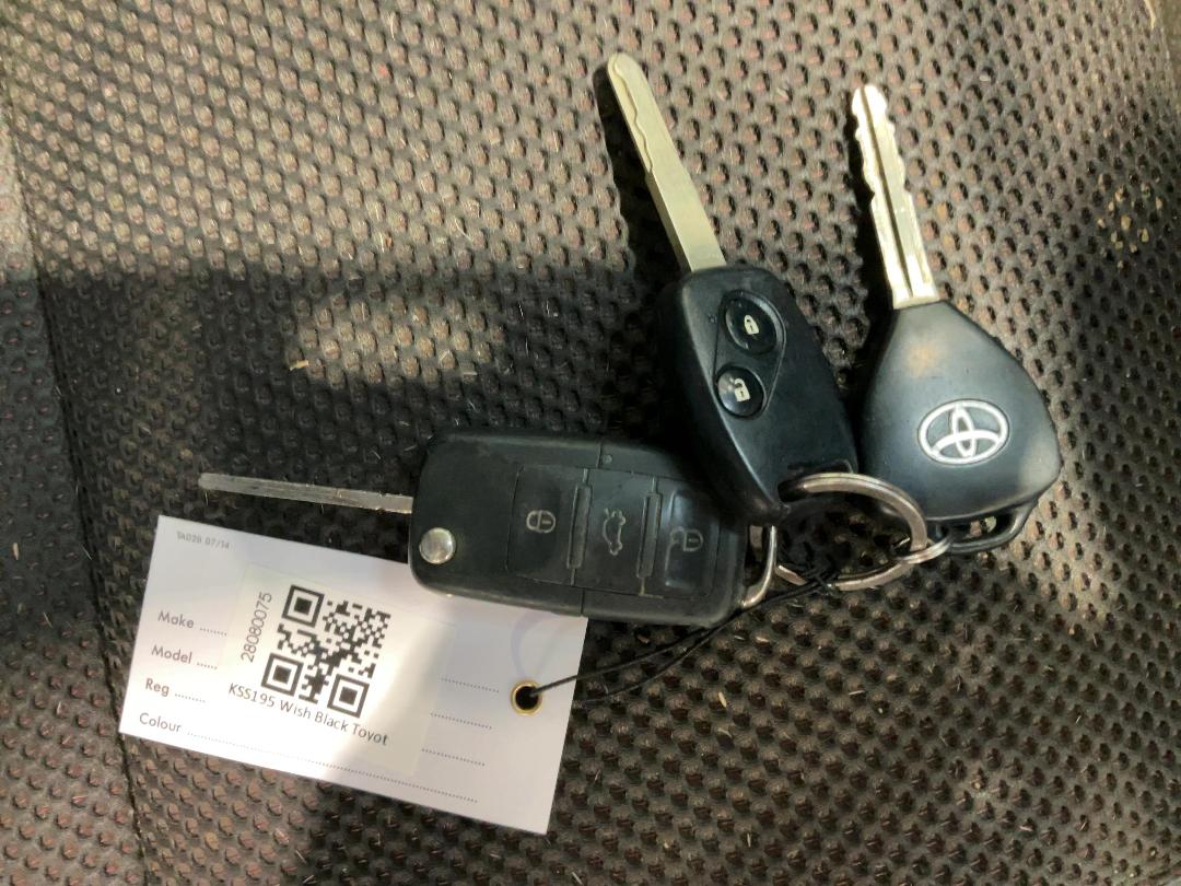 Photo '22' of Toyota Wish