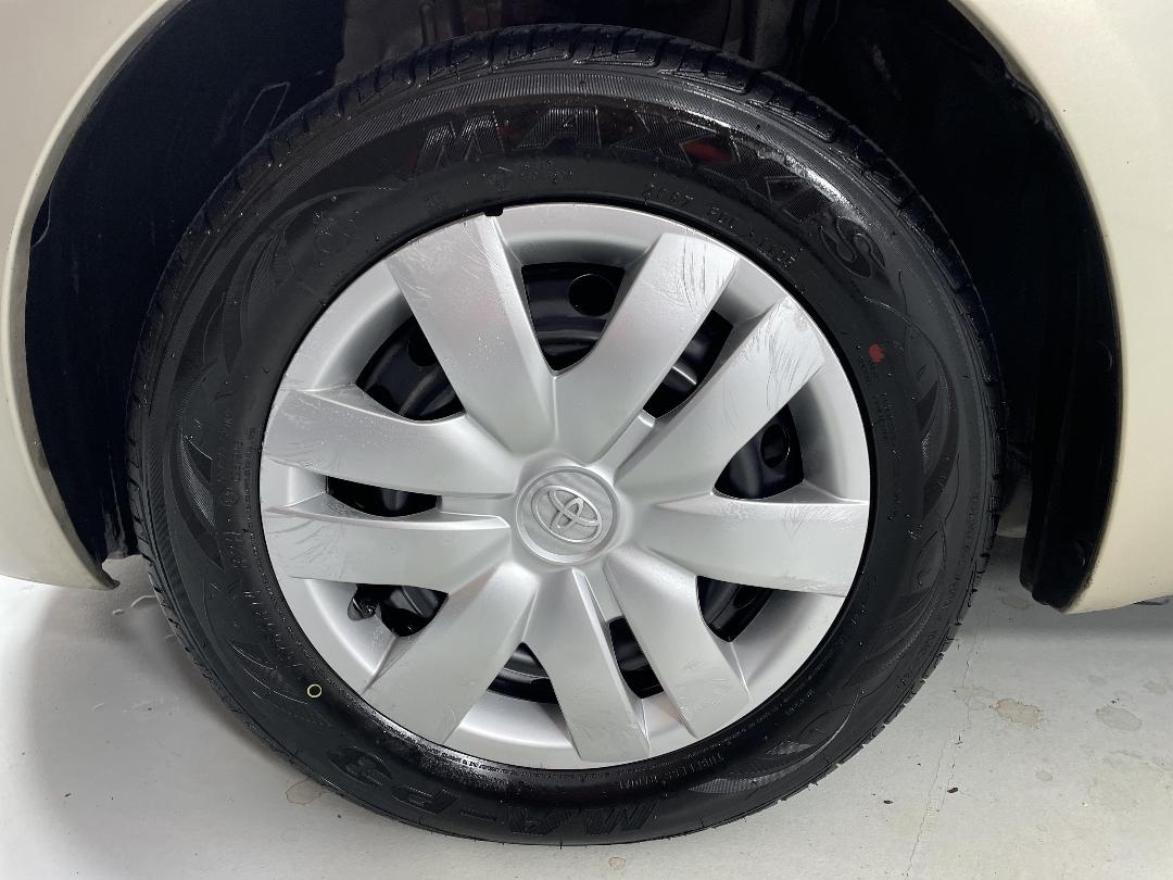 Photo '10' of Toyota Yaris