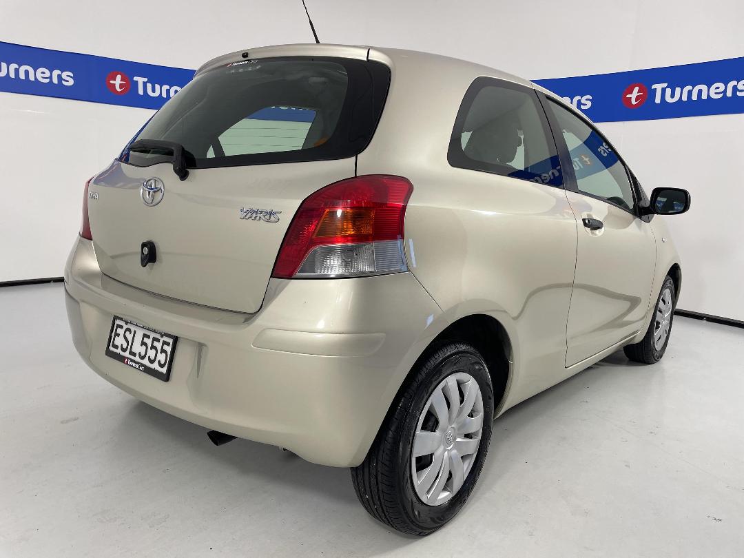 Photo '7' of Toyota Yaris