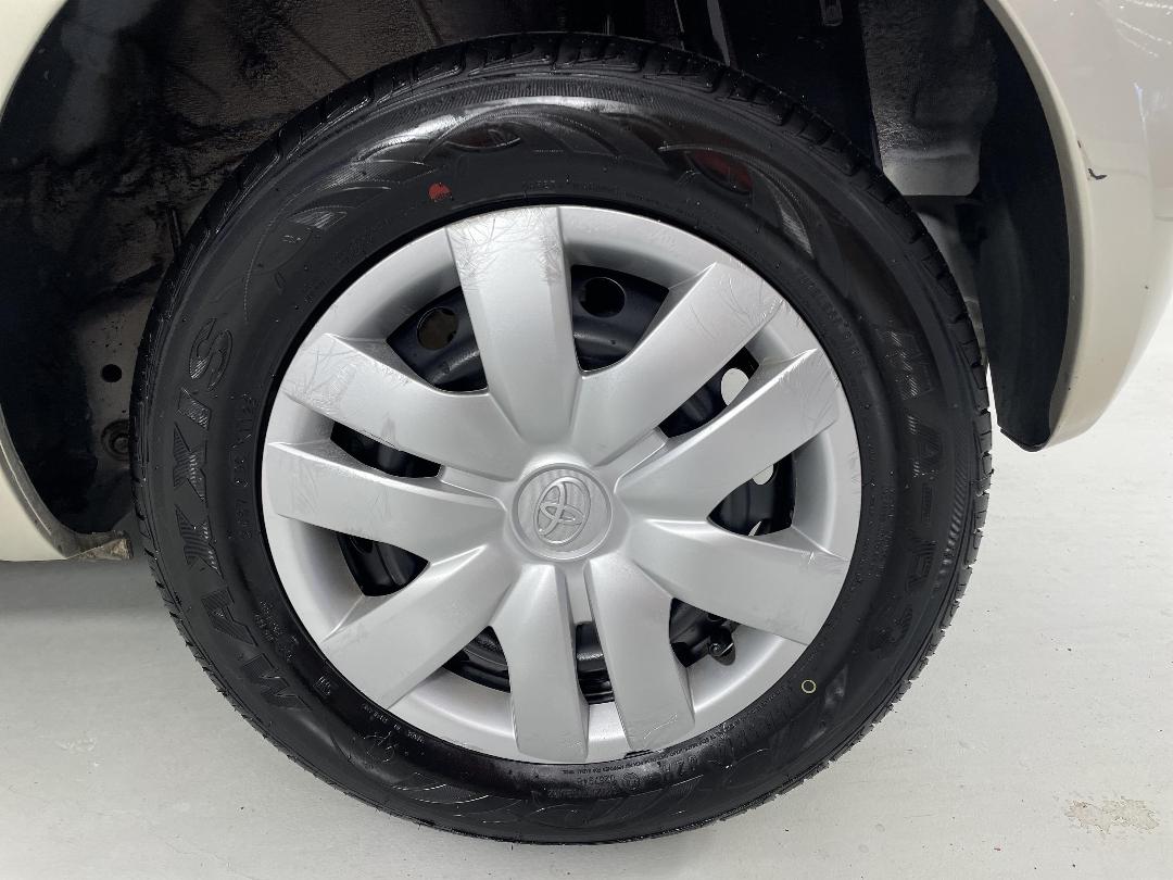 Photo '11' of Toyota Yaris