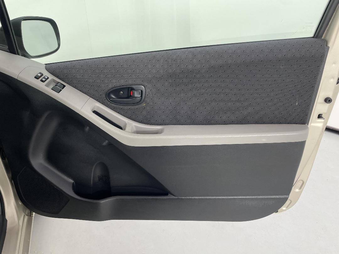 Photo '15' of Toyota Yaris