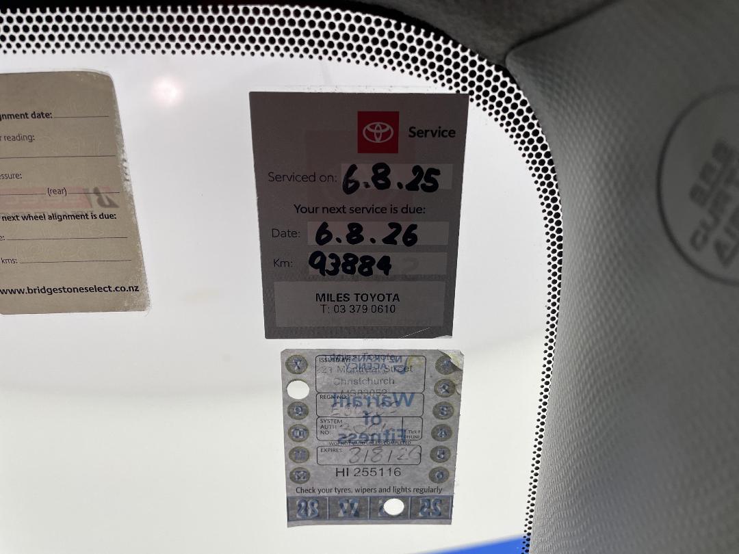 Photo '22' of Toyota Yaris