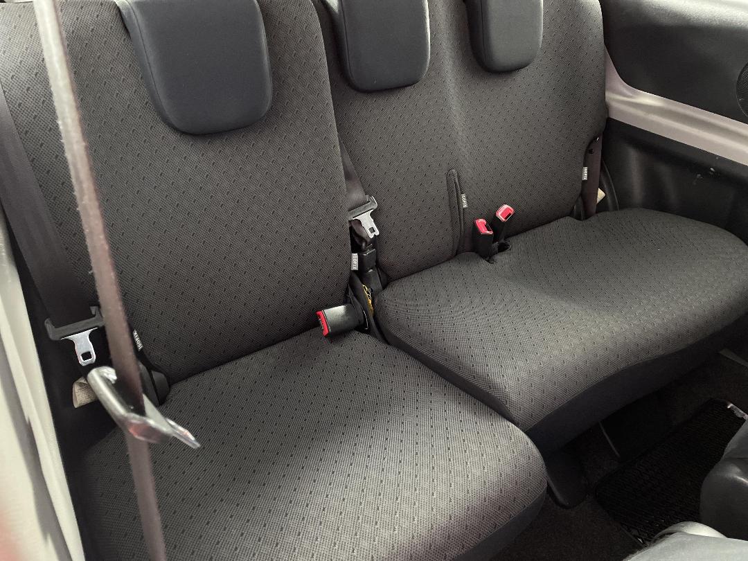 Photo '19' of Toyota Yaris