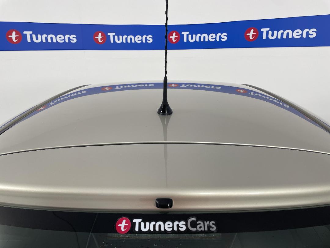 Photo '26' of Toyota Yaris