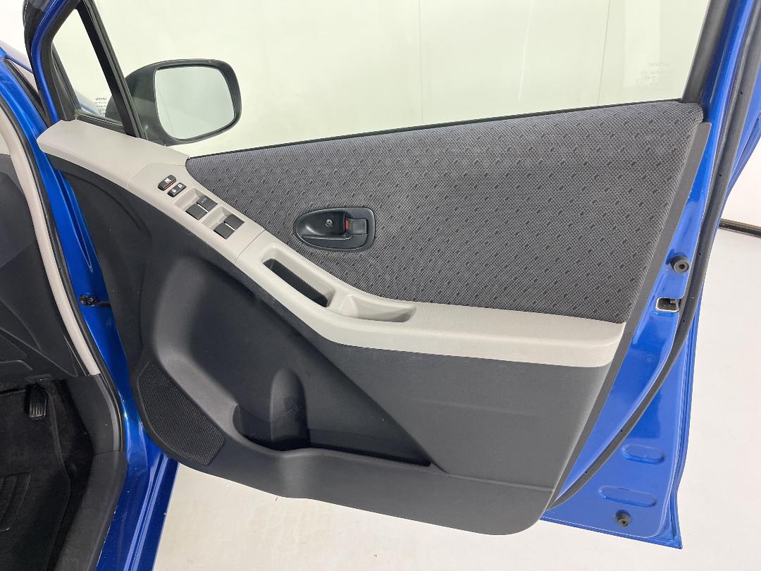 Photo '15' of Toyota Yaris Photo '15' of Toyota Yaris