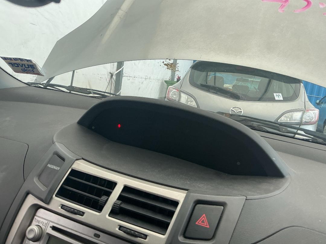 Photo '17' of Toyota Yaris Photo '17' of Toyota Yaris