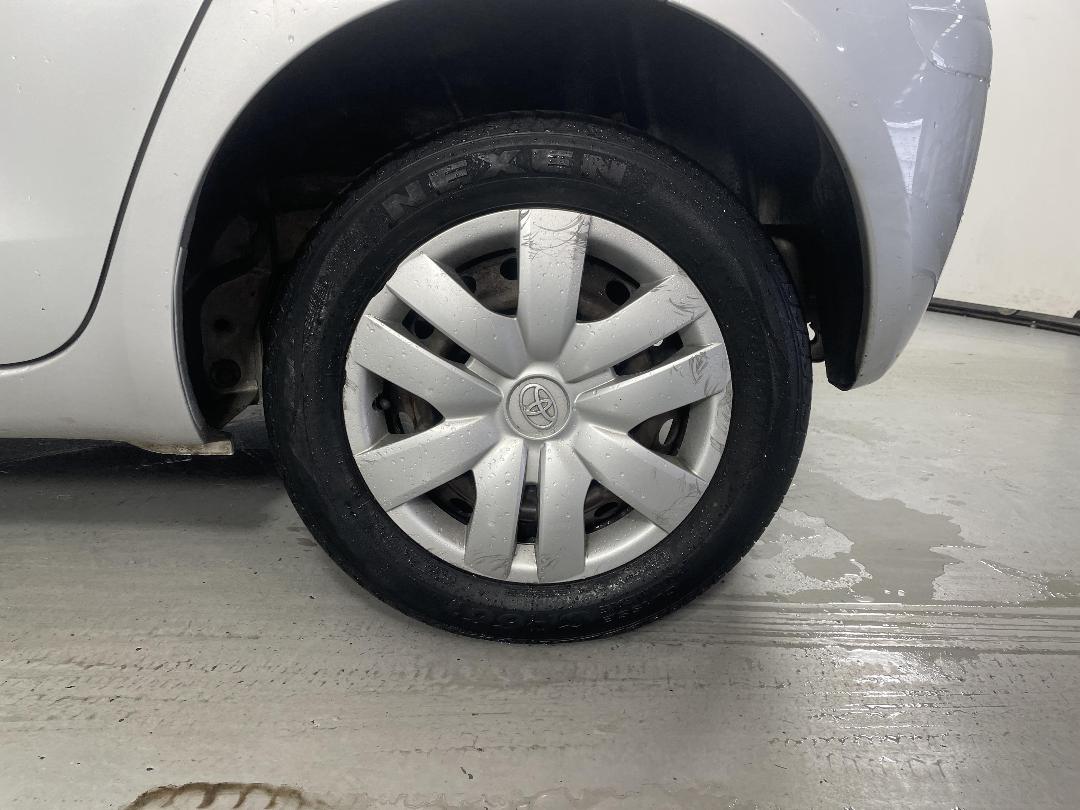 Photo '11' of Toyota Yaris