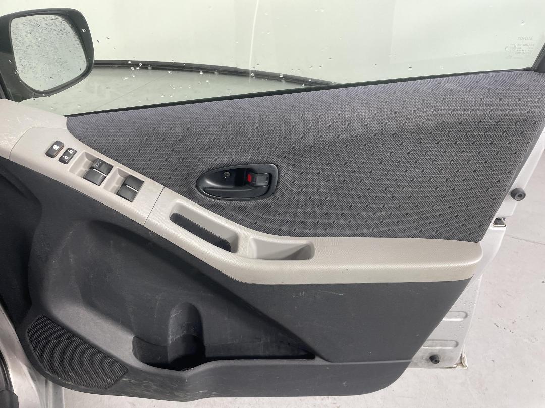 Photo '15' of Toyota Yaris