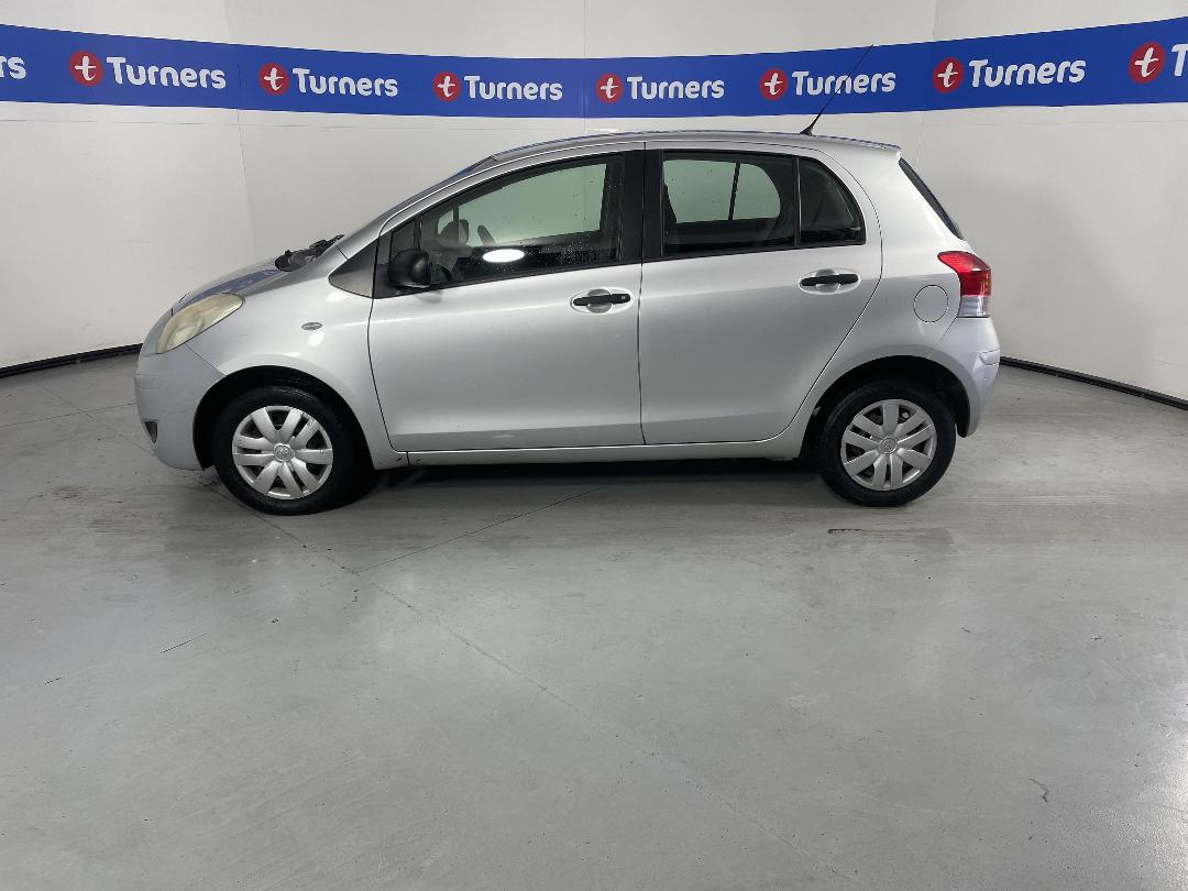 Photo '24' of Toyota Yaris