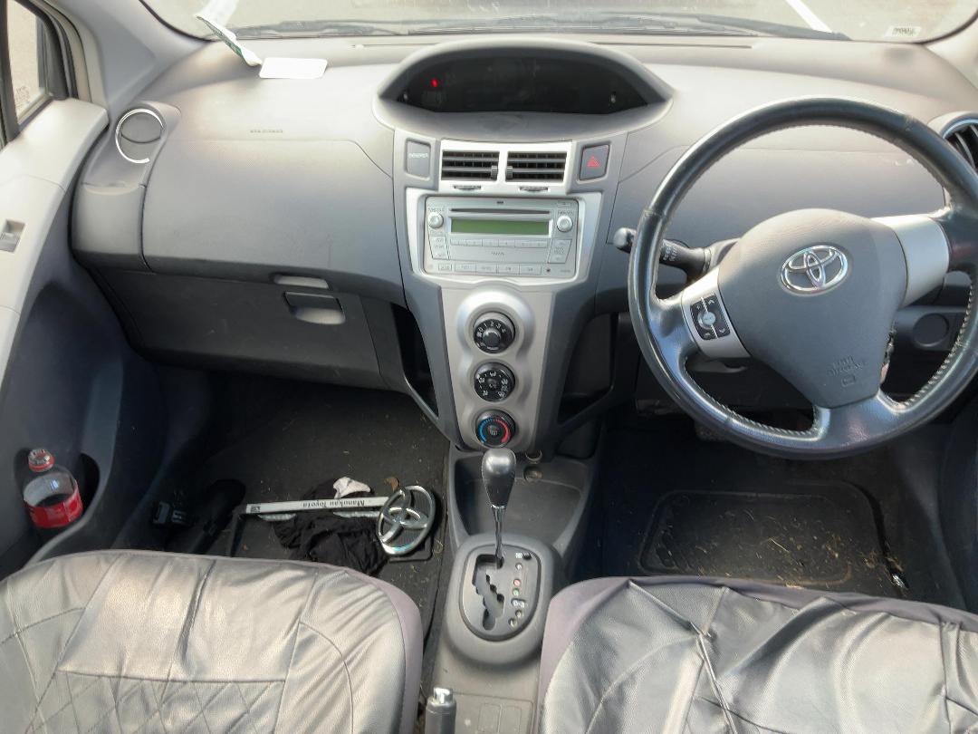 Photo '21' of Toyota Yaris Photo '21' of Toyota Yaris