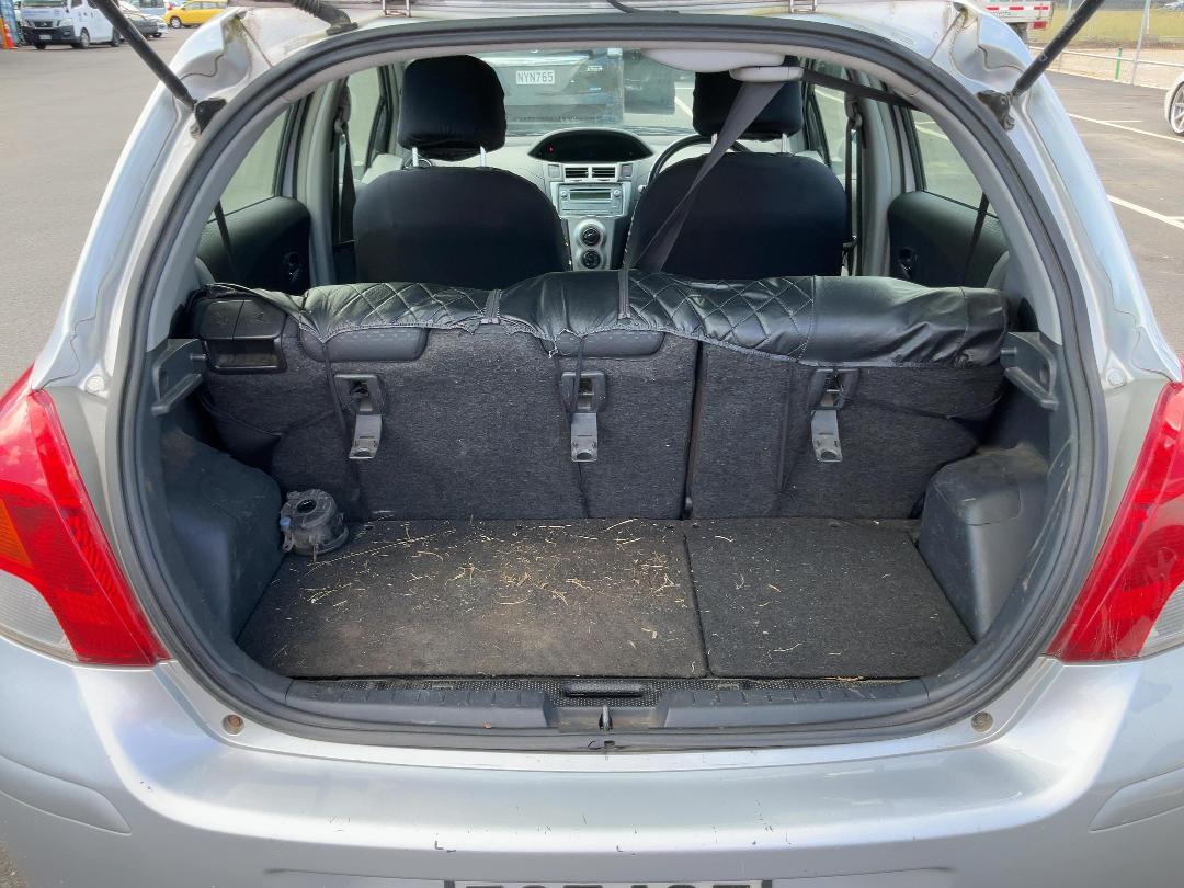 Photo '24' of Toyota Yaris Photo '24' of Toyota Yaris