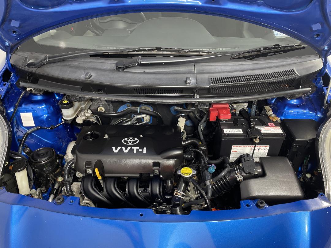 Photo '13' of Toyota Yaris