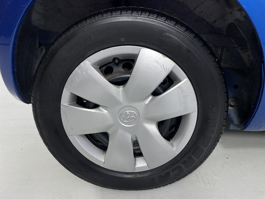 Photo '12' of Toyota Yaris