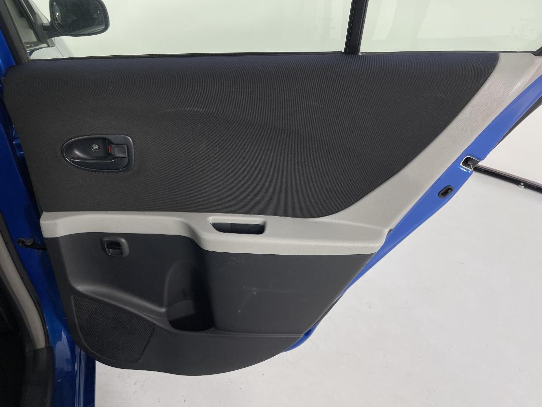 Photo '19' of Toyota Yaris