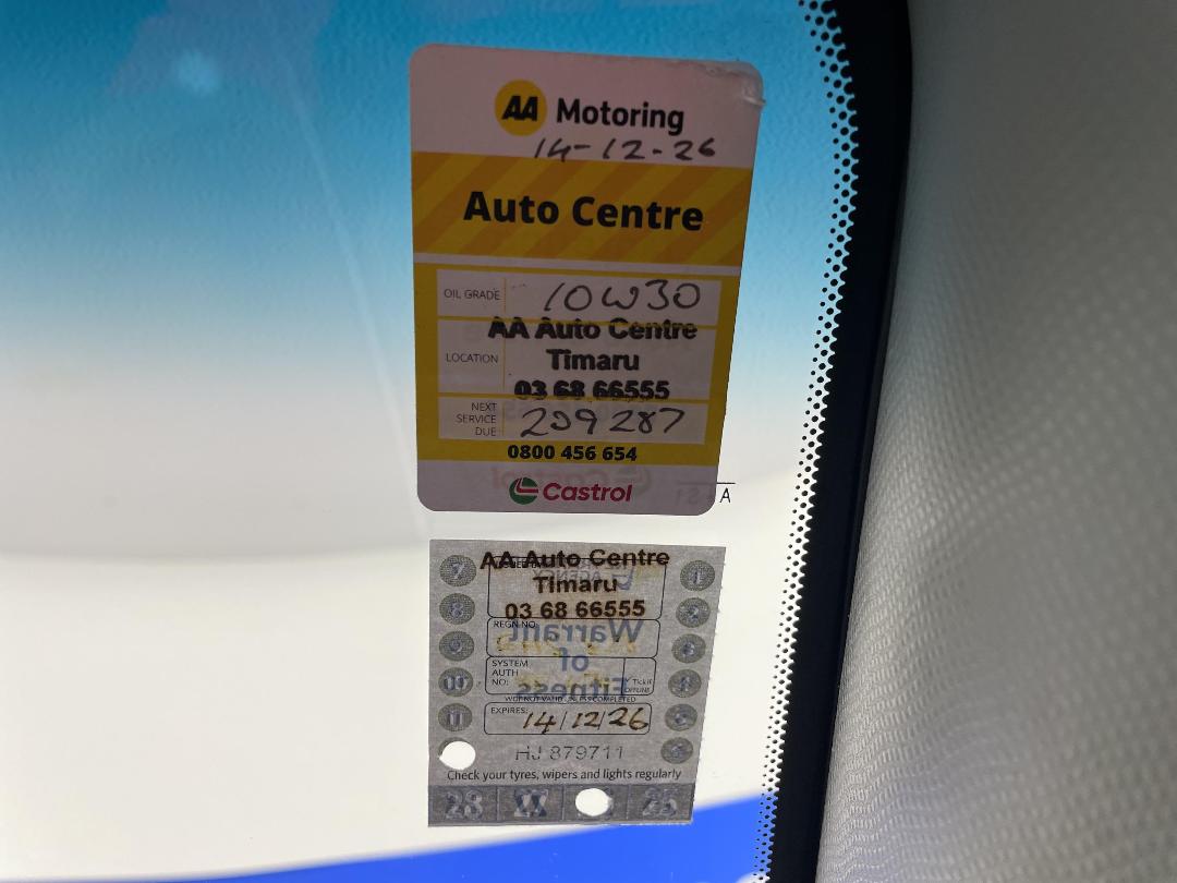 Photo '23' of Toyota Yaris