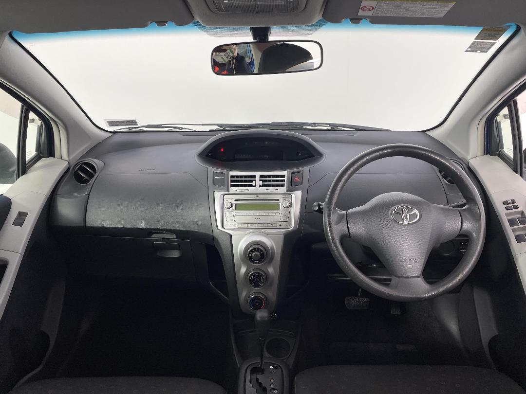 Photo '17' of Toyota Yaris