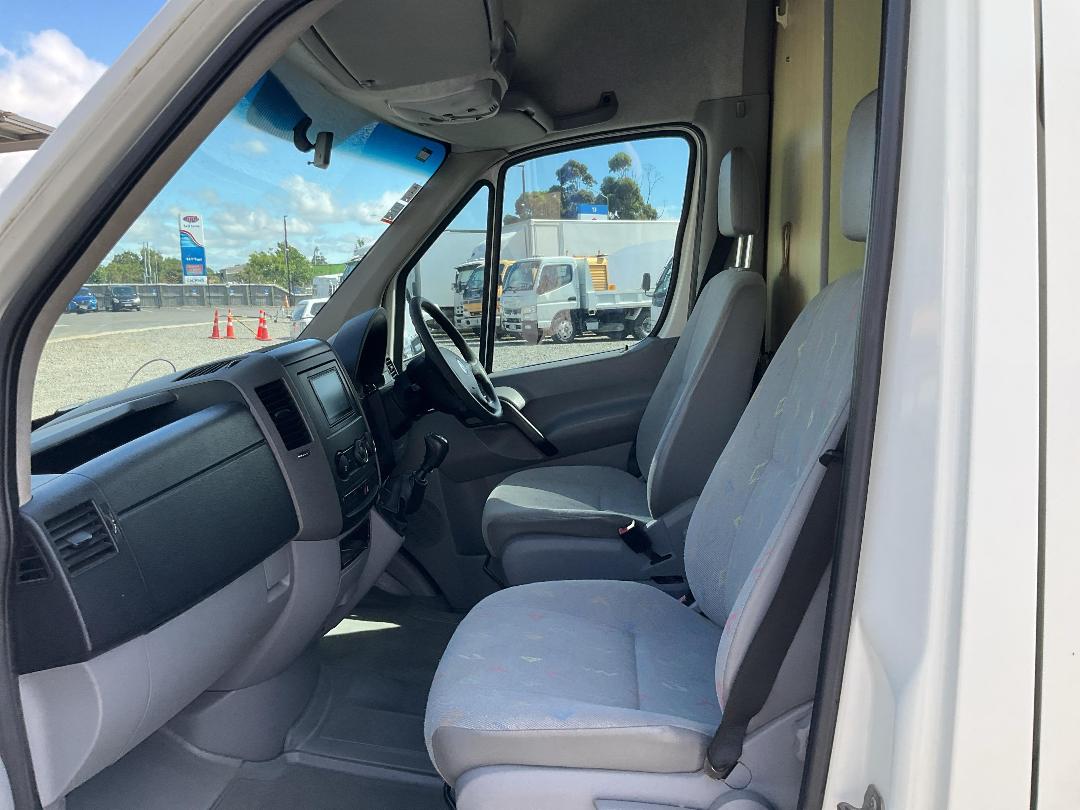 Photo '8' of Volkswagen Crafter 35 LWB 80 6M Bus