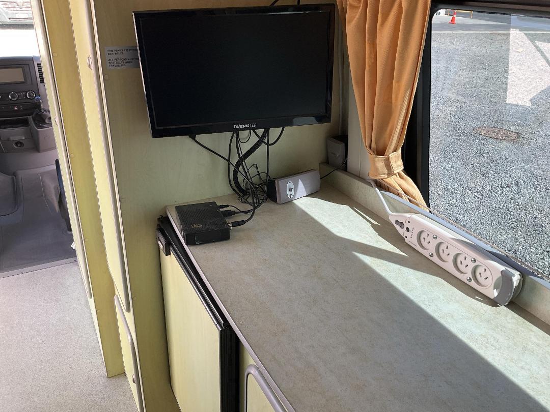 Photo '17' of Volkswagen Crafter 35 LWB 80 6M Bus