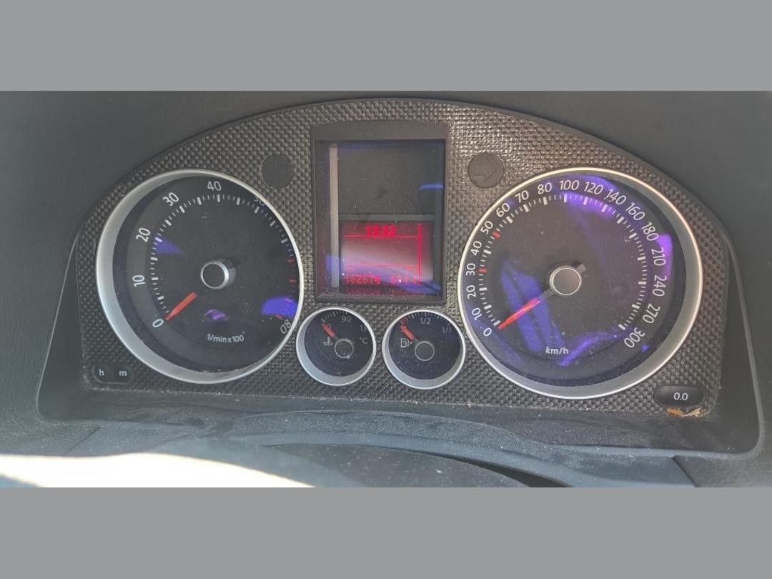 Photo '16' of Volkswagen Golf GTI