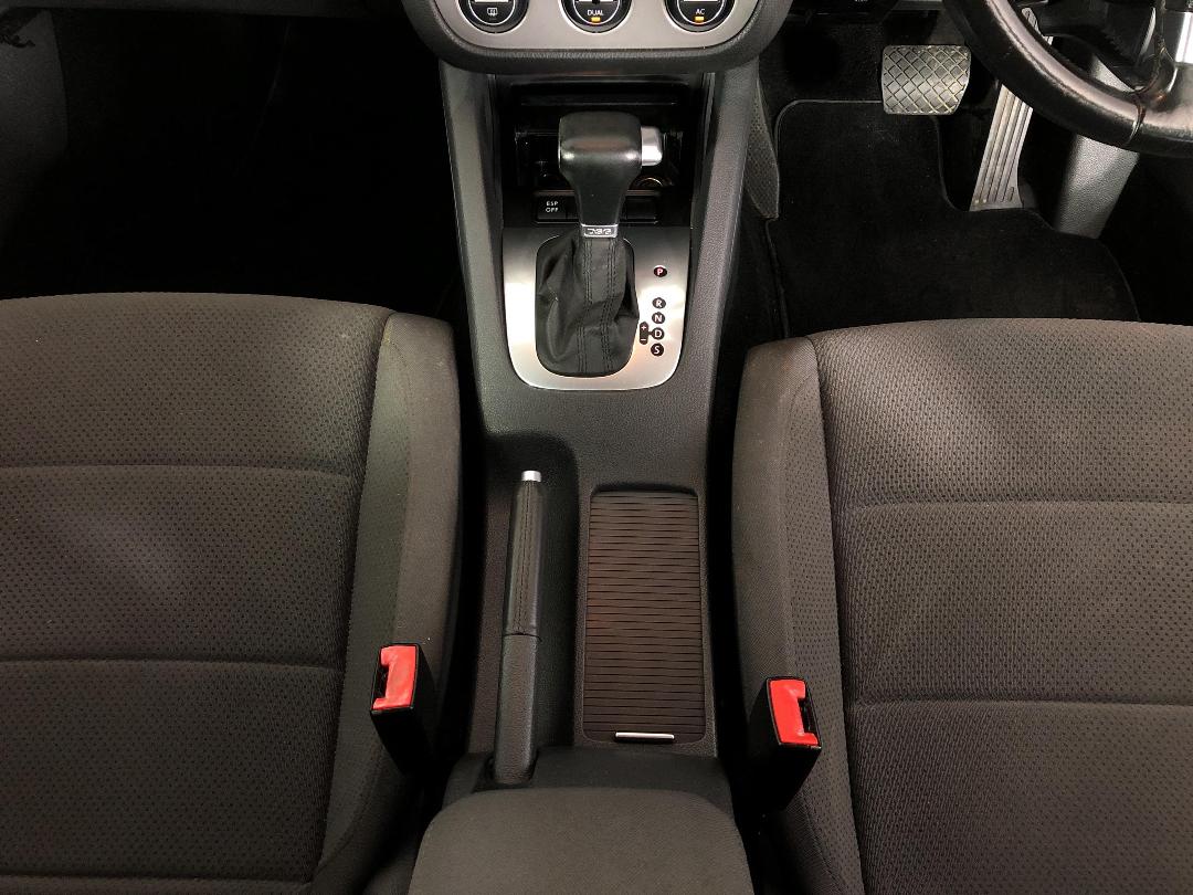 Photo '18' of Volkswagen Golf