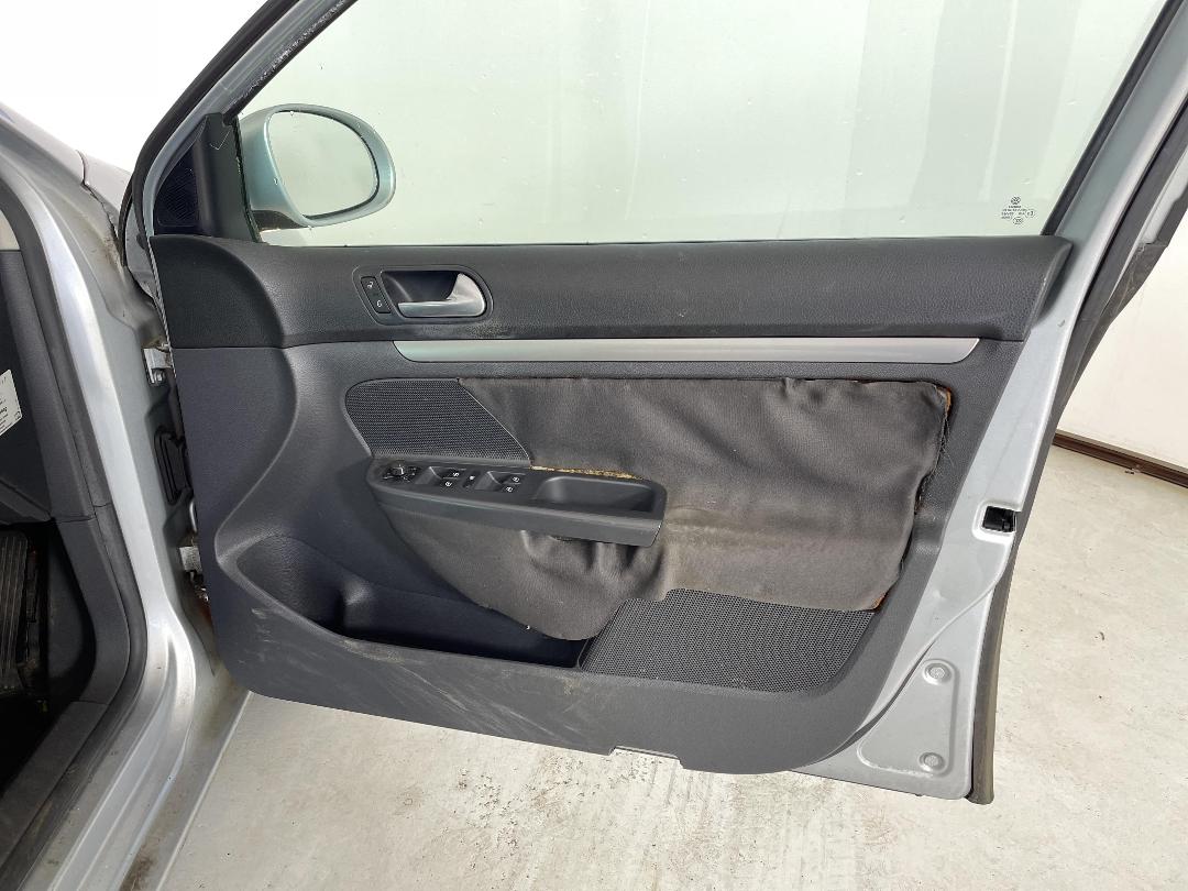 Photo '15' of Volkswagen Golf Photo '15' of Volkswagen Golf