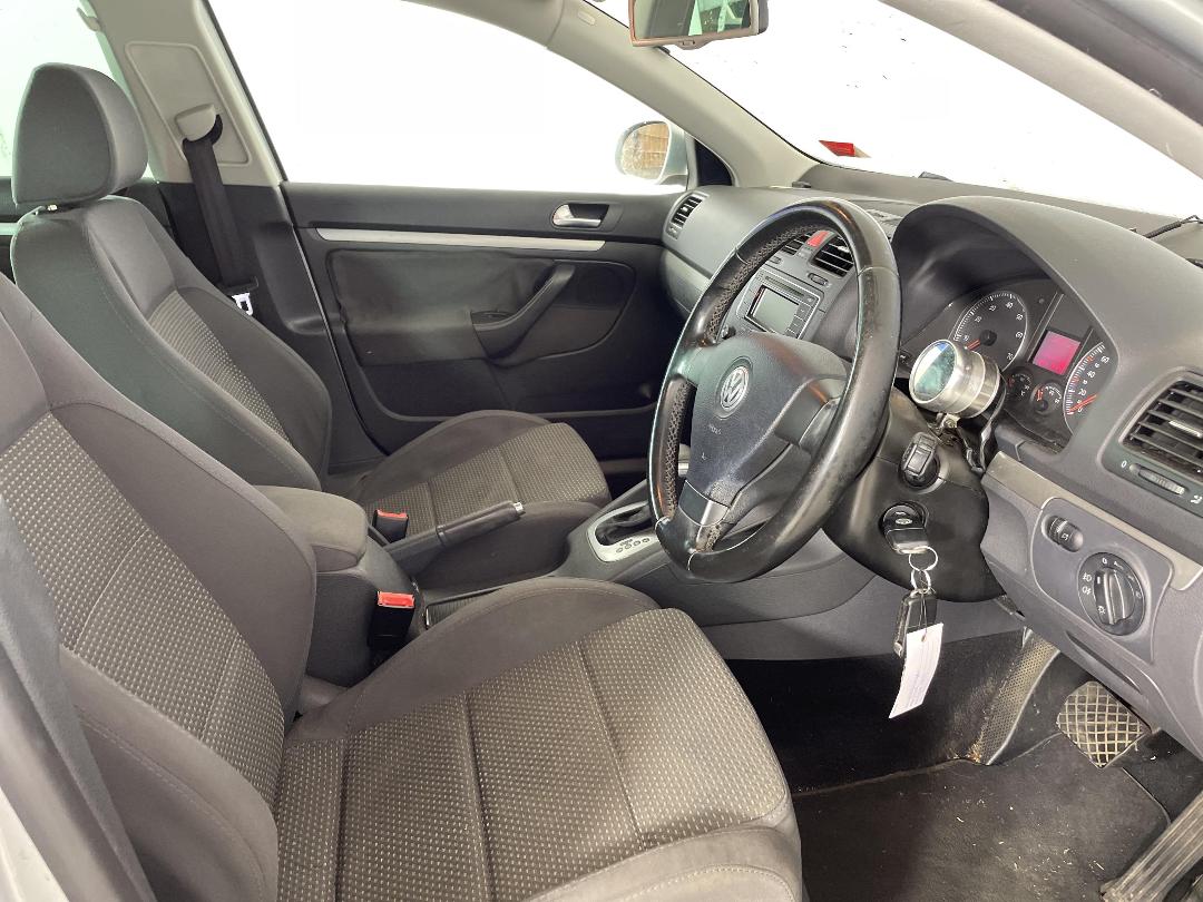 Photo '16' of Volkswagen Golf Photo '16' of Volkswagen Golf