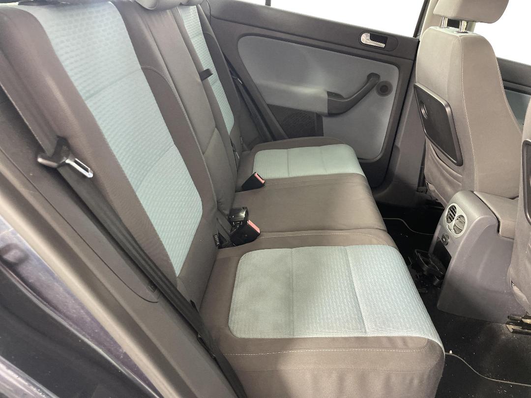 Photo '18' of Volkswagen Golf