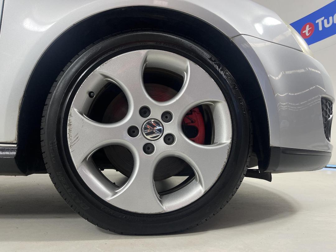 Photo '9' of Volkswagen Golf