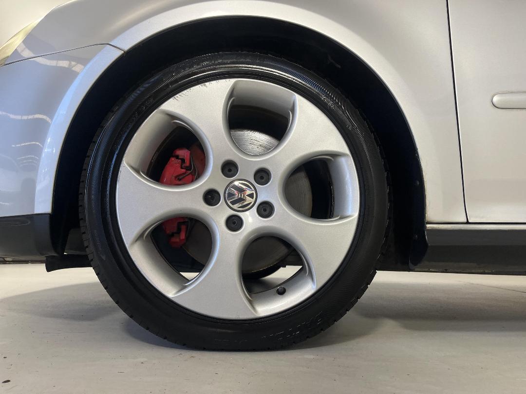 Photo '10' of Volkswagen Golf