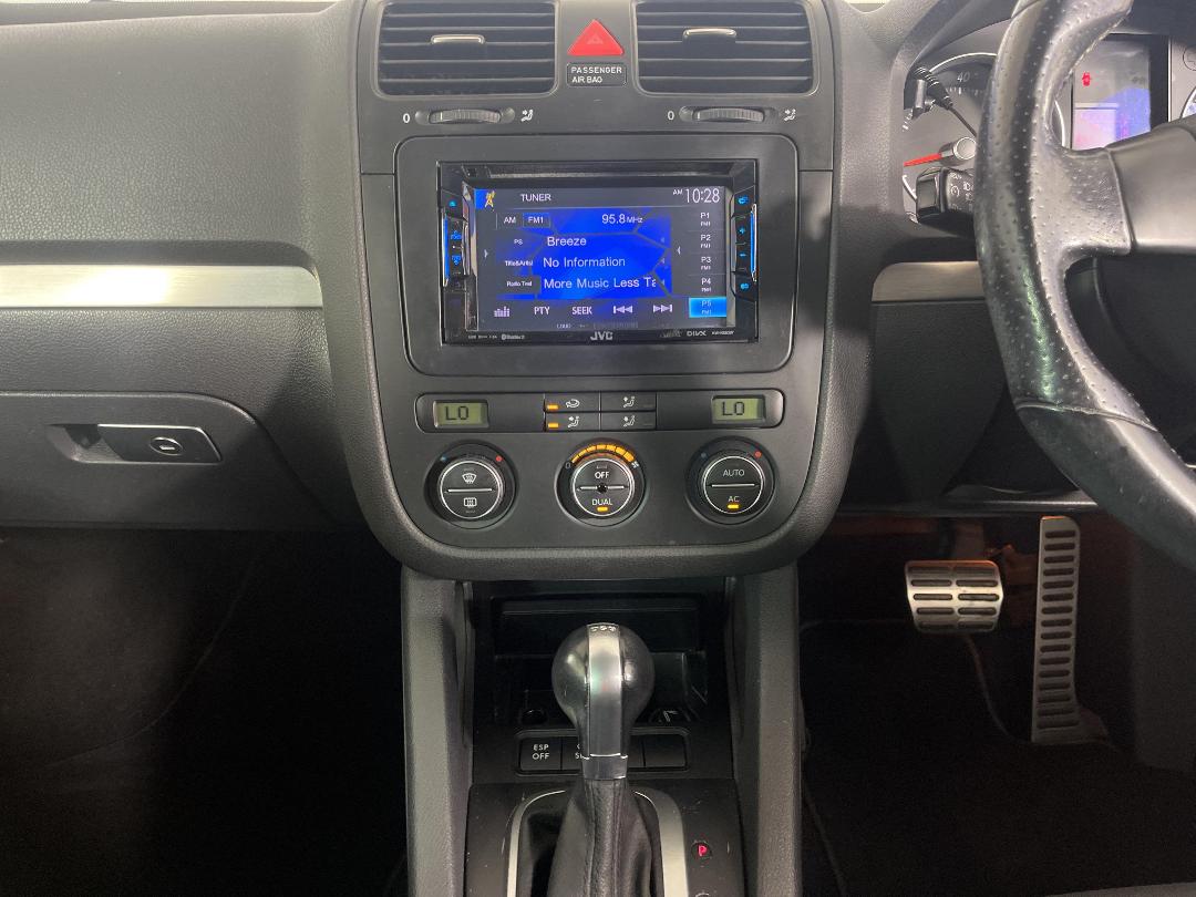 Photo '18' of Volkswagen Golf