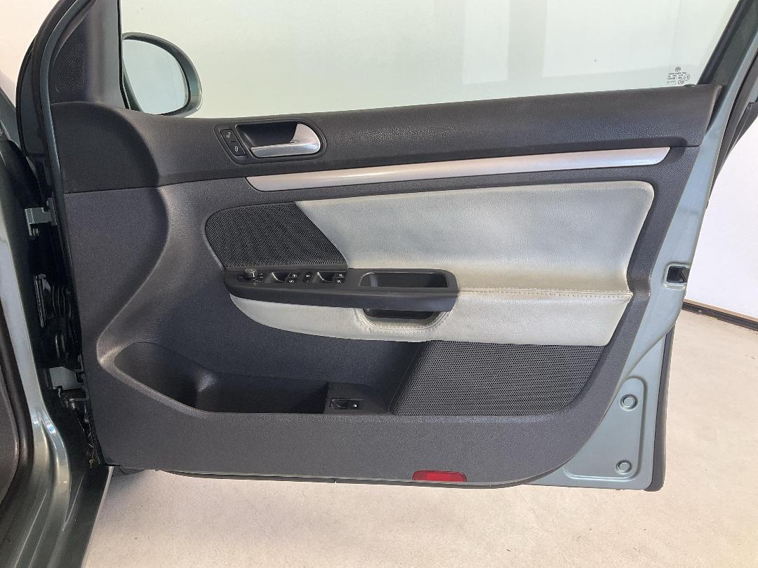 Photo '15' of Volkswagen Golf