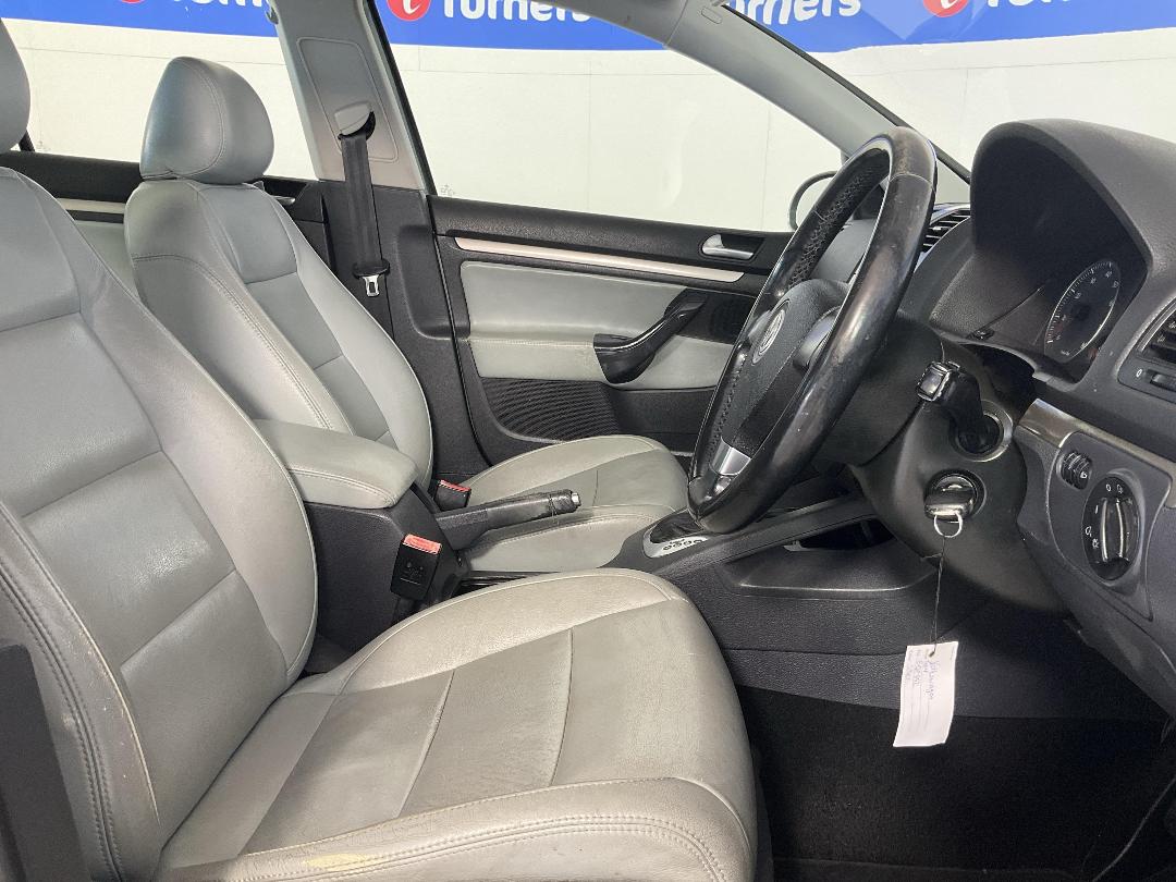 Photo '16' of Volkswagen Golf