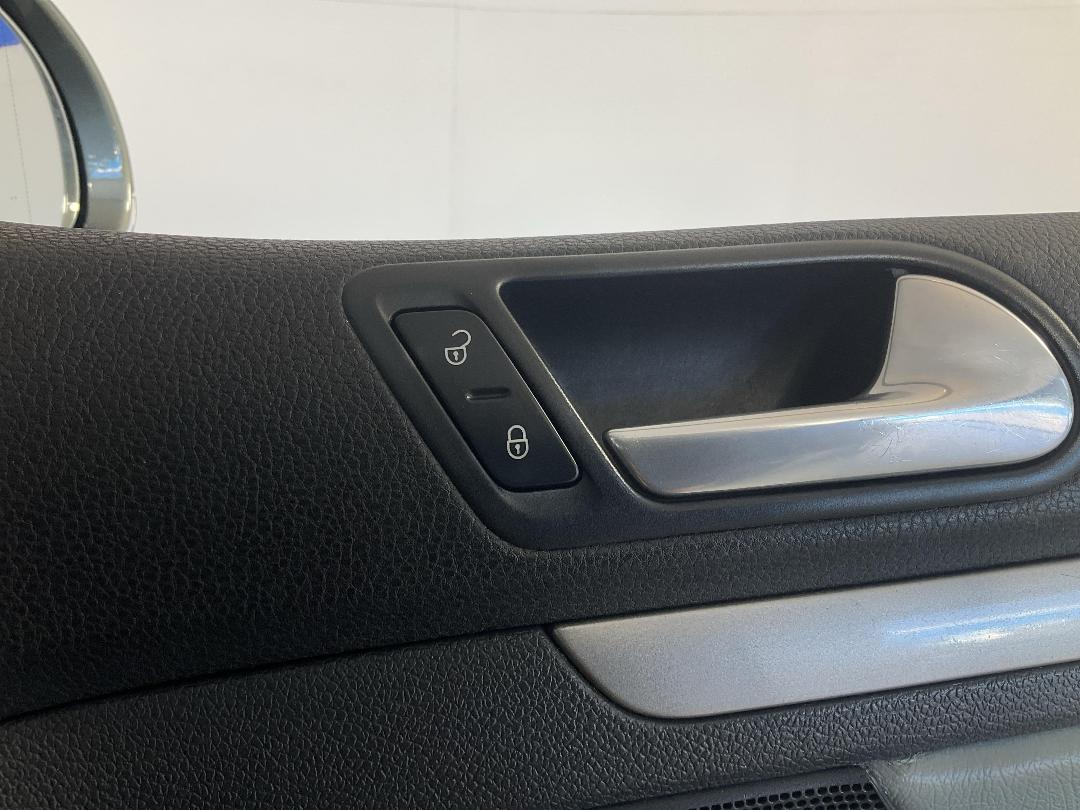 Photo '28' of Volkswagen Golf