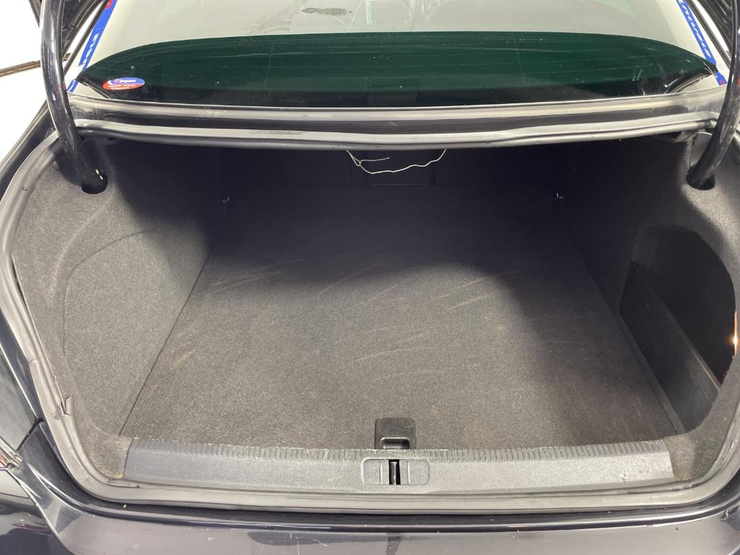 Photo '14' of Volkswagen Passat Photo '14' of Volkswagen Passat