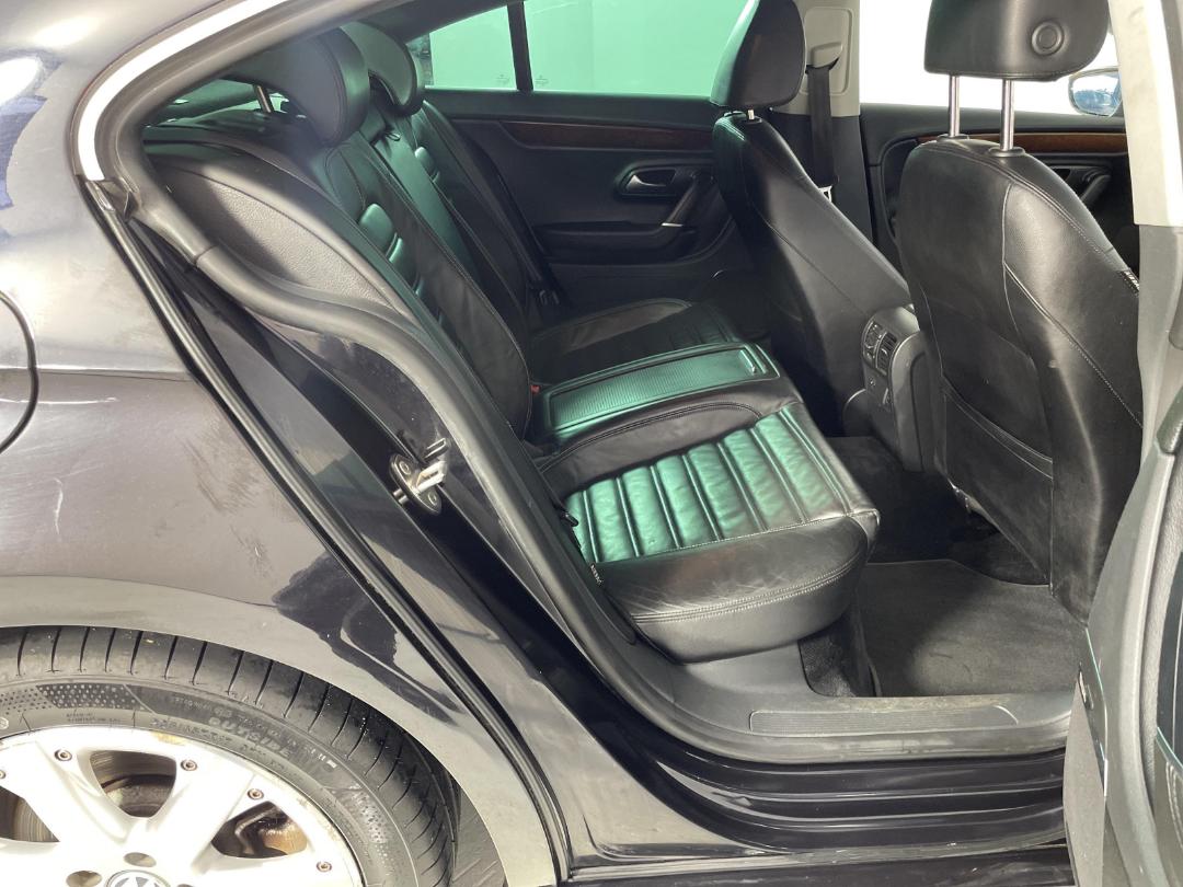 Photo '20' of Volkswagen Passat Photo '20' of Volkswagen Passat