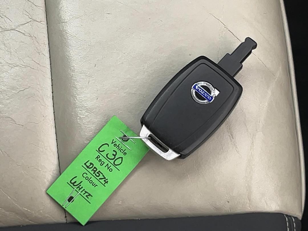 Photo '21' of Volvo C30