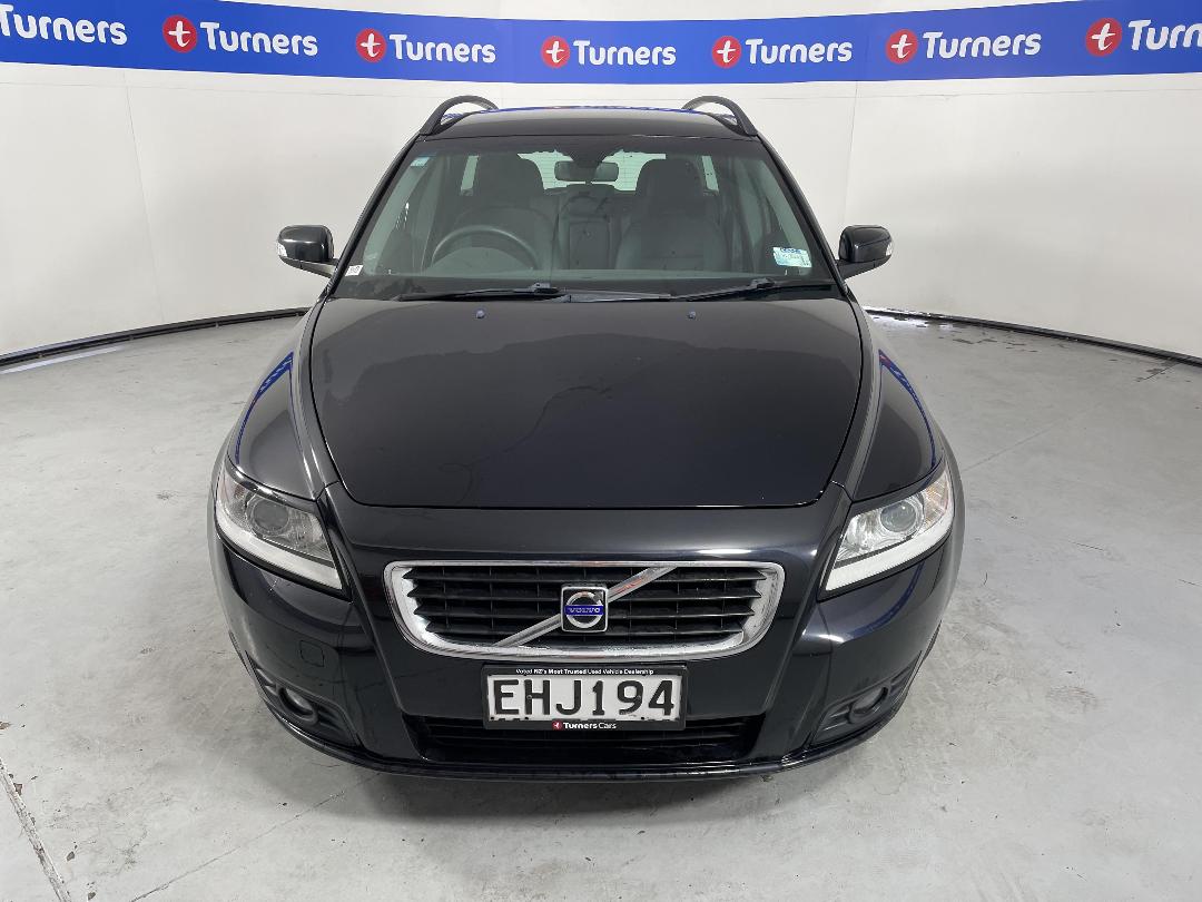 Photo '2' of Volvo V50