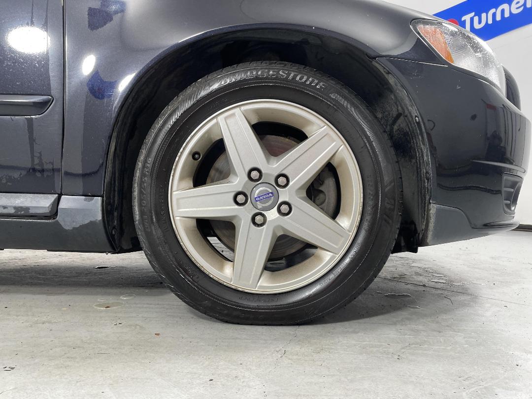 Photo '9' of Volvo V50