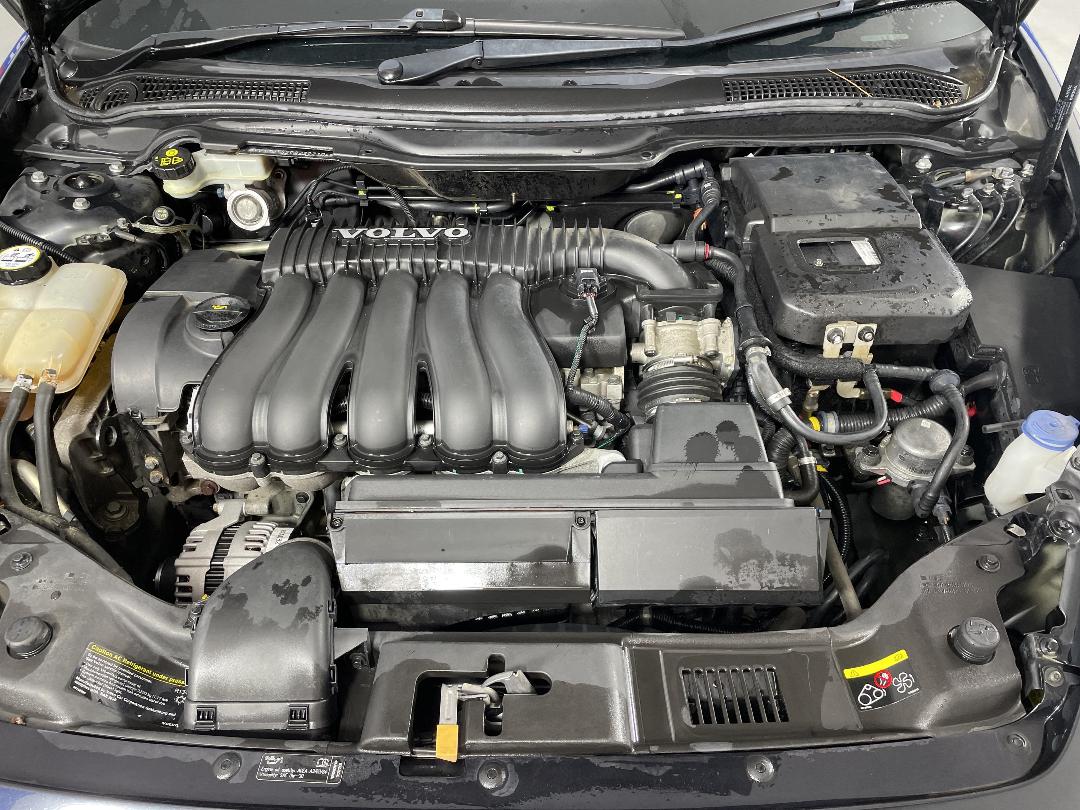 Photo '13' of Volvo V50