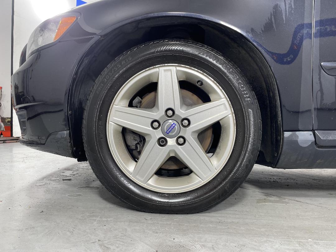 Photo '10' of Volvo V50