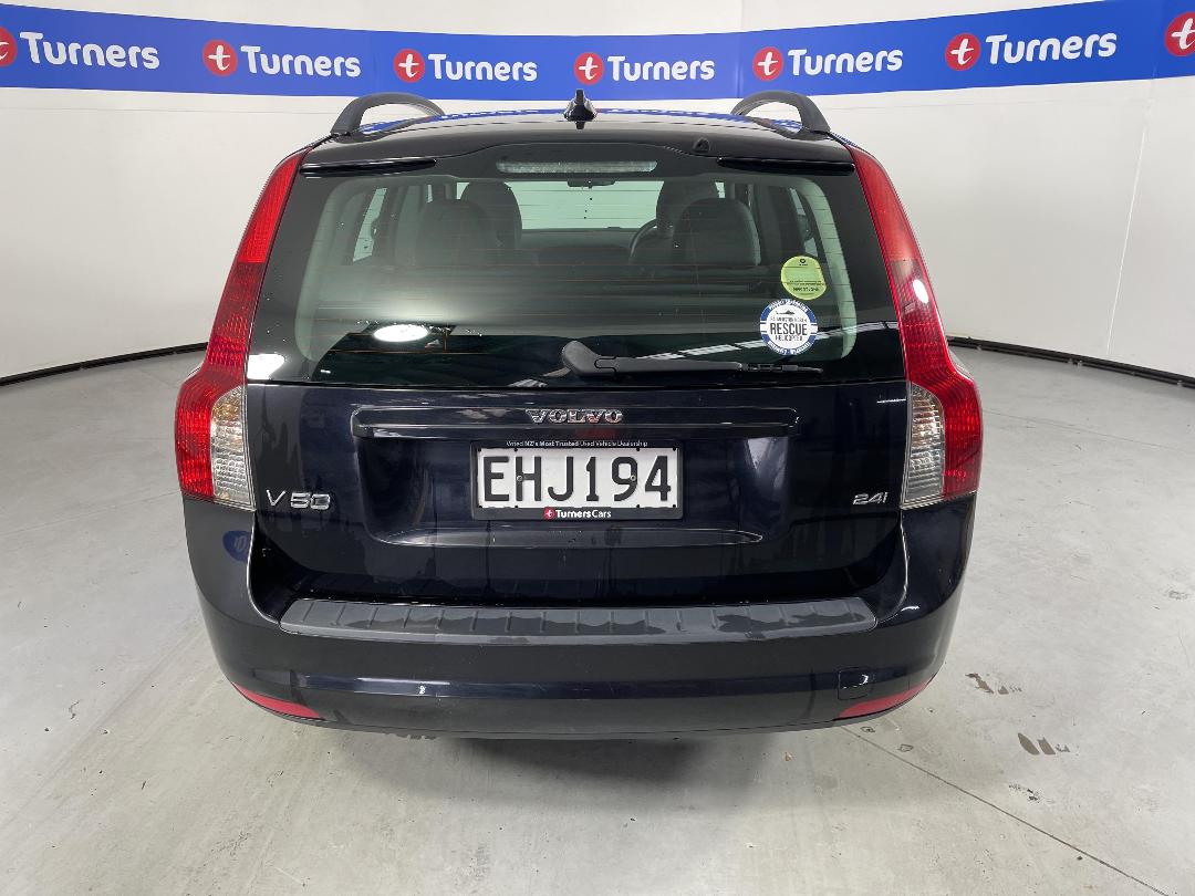 Photo '6' of Volvo V50