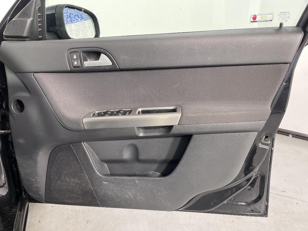 Photo '15' of Volvo V50