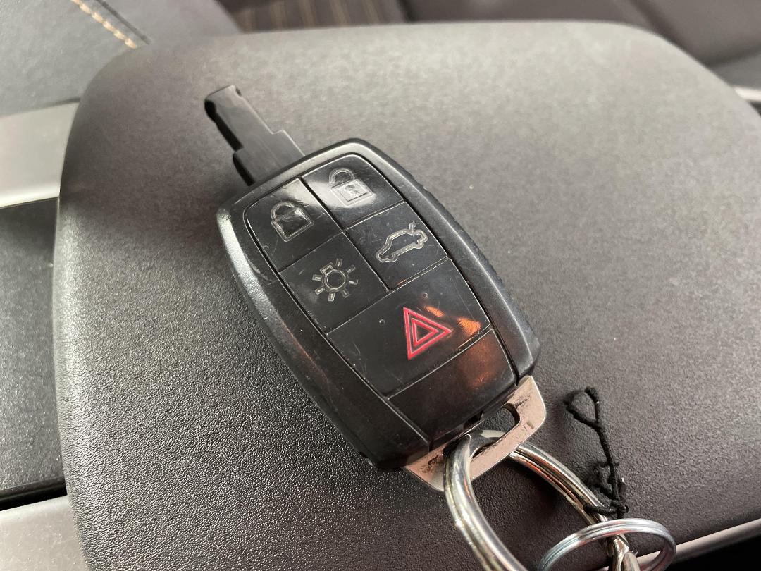 Photo '22' of Volvo V50