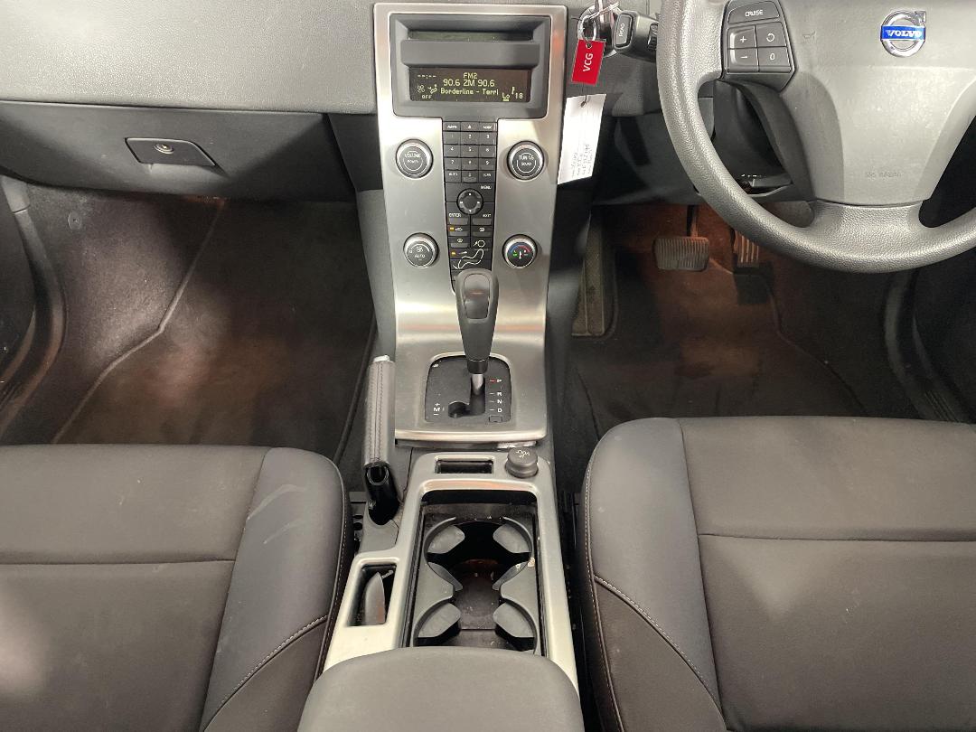 Photo '18' of Volvo V50